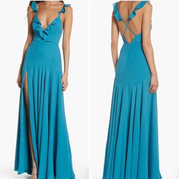 Fame and Partners NWT Cora Plunging Gown - Picture 3 of 12